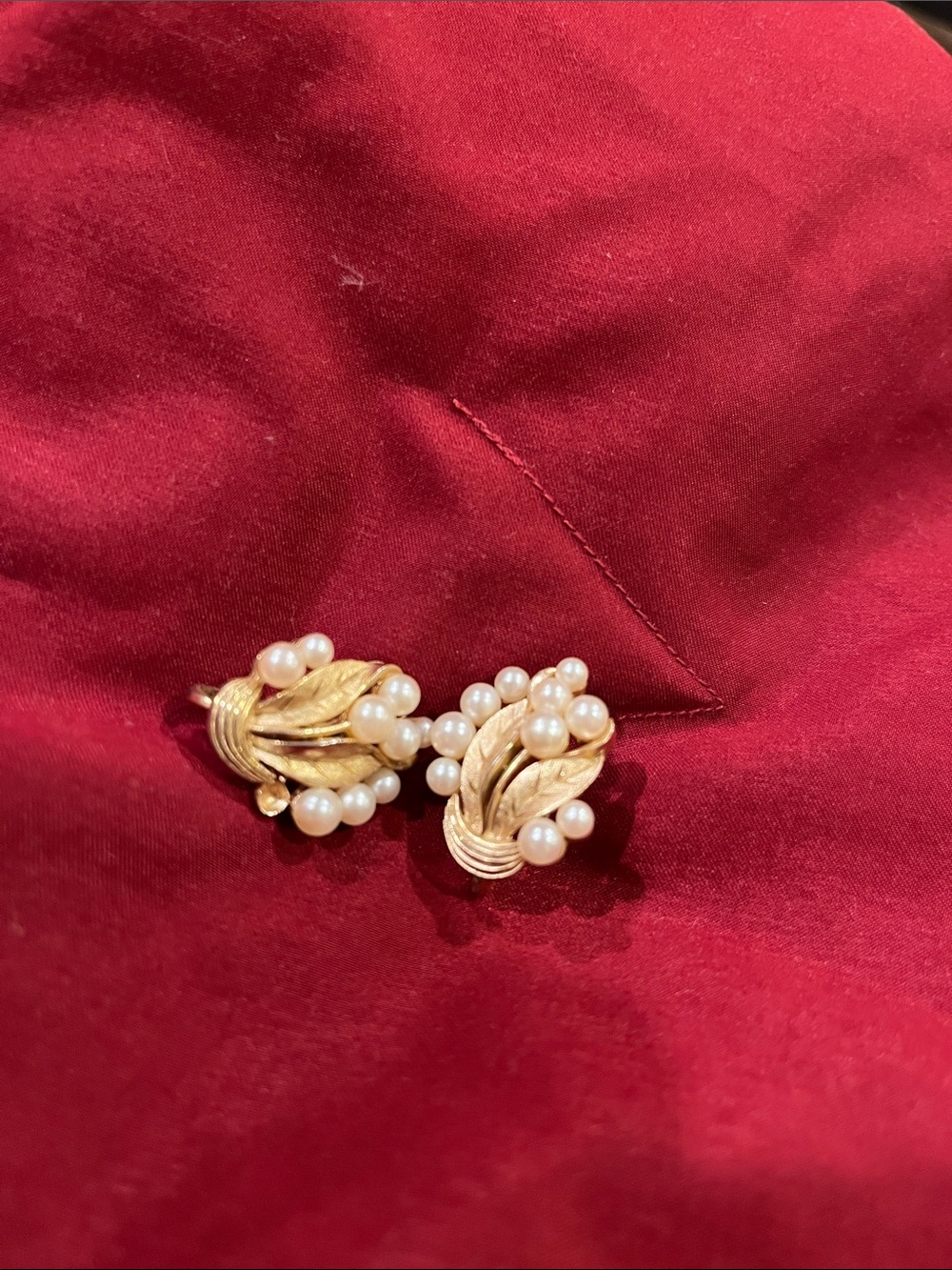 Vintage Trifari Gold-Tone faux Pearl Cluster Clip-On Earrings